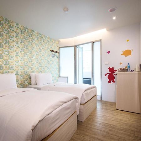 J-Hotel Джиаоси Екстериор снимка