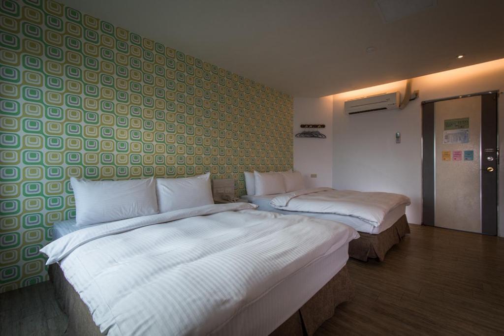 J-Hotel Джиаоси Екстериор снимка