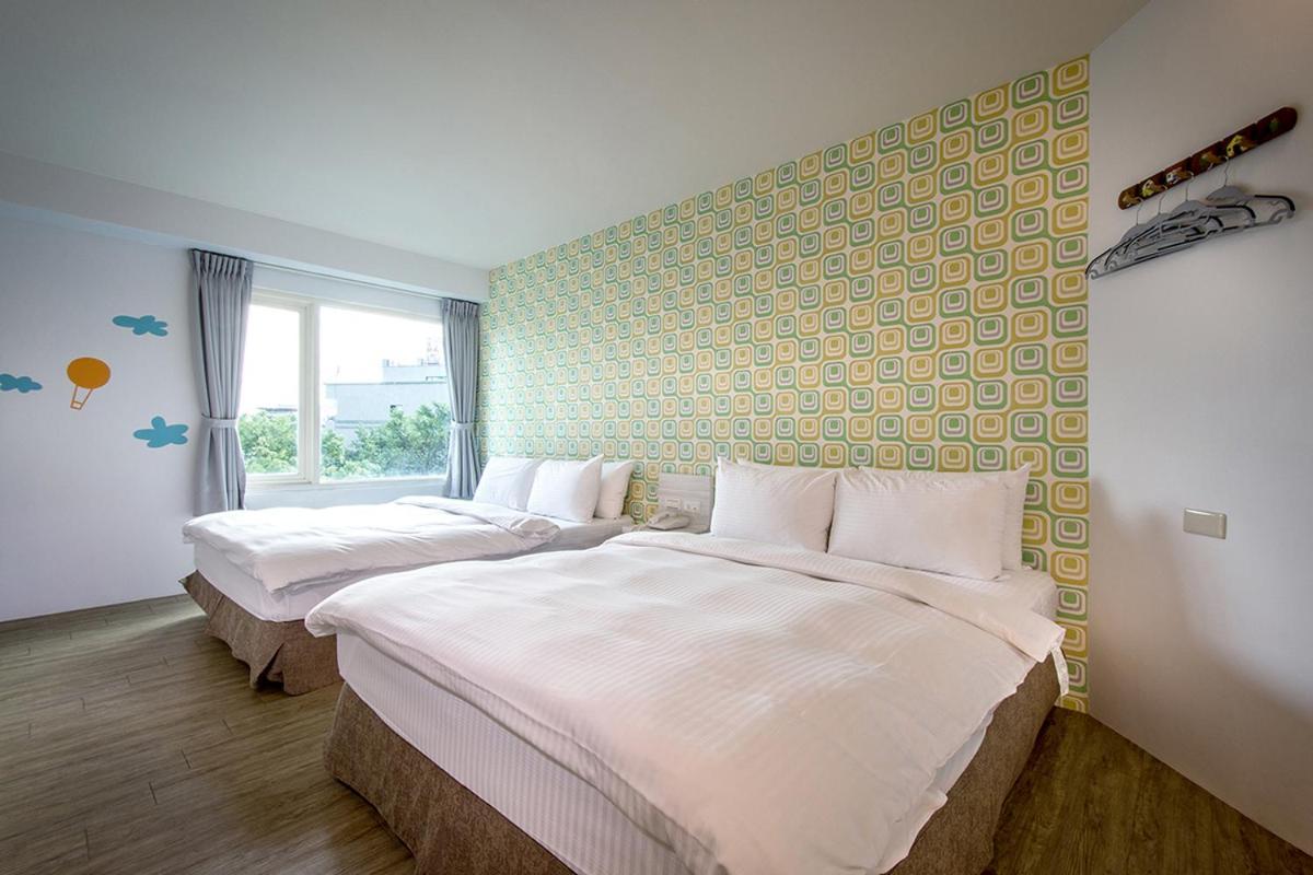 J-Hotel Джиаоси Екстериор снимка