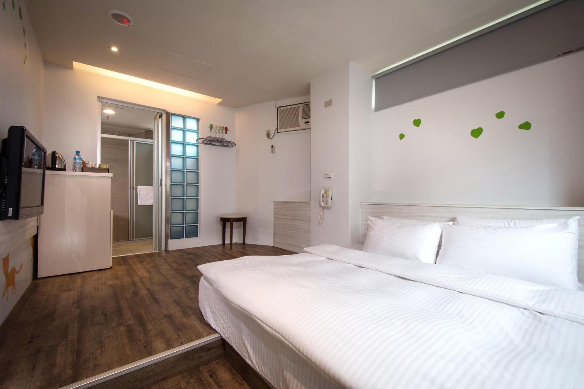 J-Hotel Джиаоси Екстериор снимка
