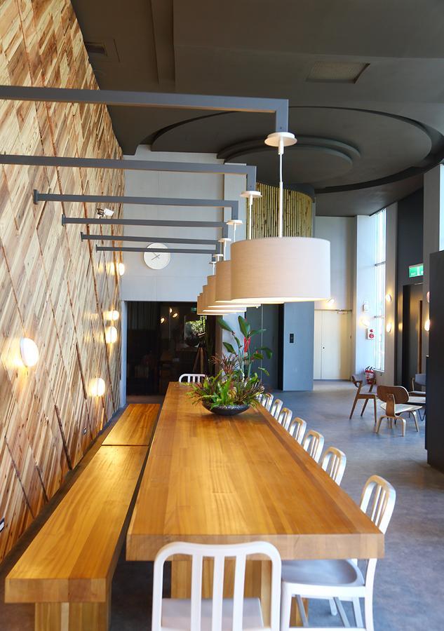 J-Hotel Джиаоси Екстериор снимка