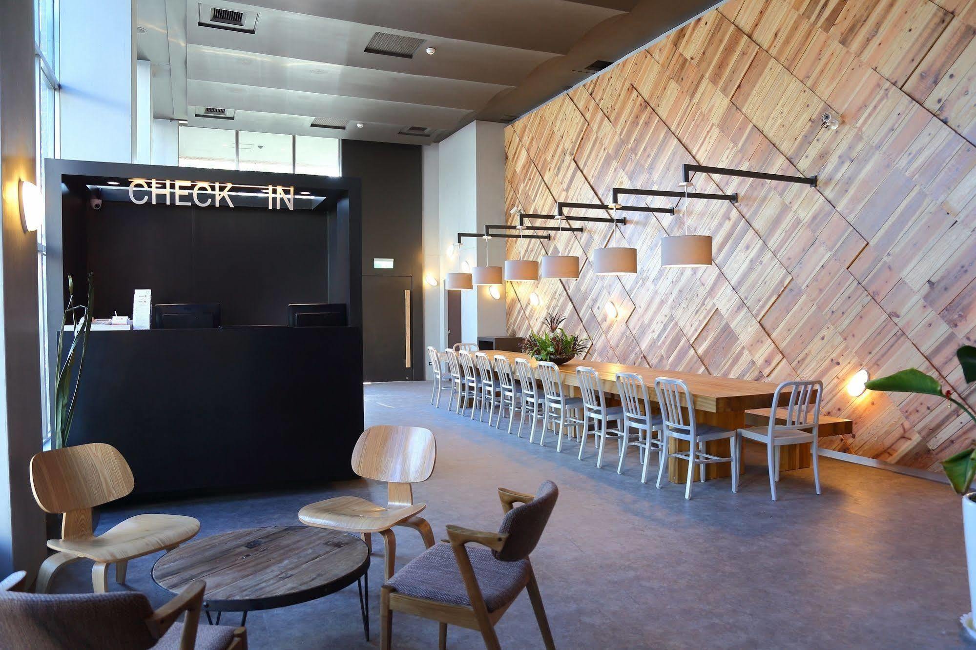 J-Hotel Джиаоси Екстериор снимка