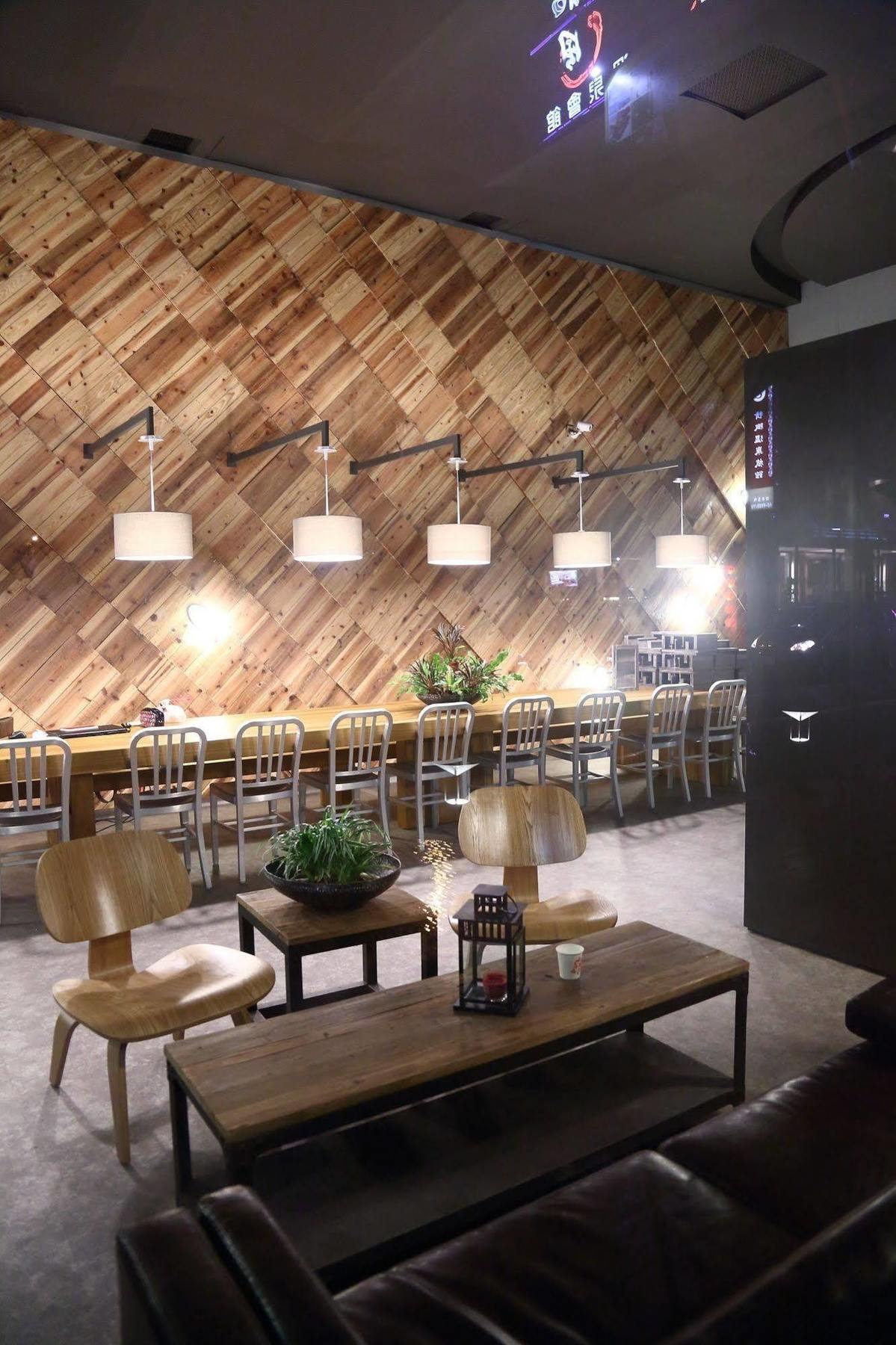 J-Hotel Джиаоси Екстериор снимка